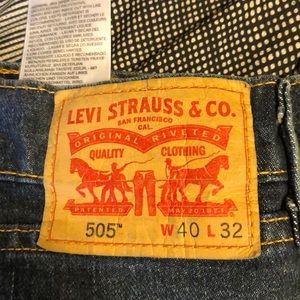 Levi’s 505 dark chipped